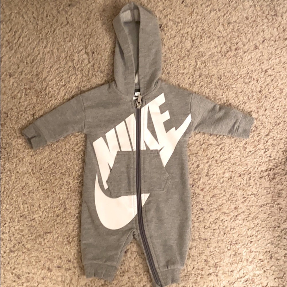 NWOT NIKE